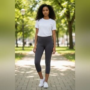 Lululemon Black Side Zip Pocket Cropped  Leggings
